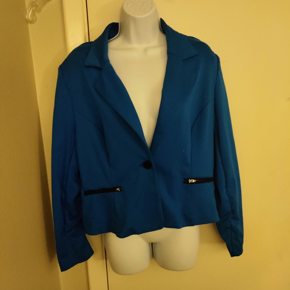 🔥Addiction Bright Blue Blazer W/cinched Sleeves & zippered pockets Sz.L